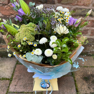 Fresh Air - A water bubble crammed with outstanding flowers, minimal fuss, maximum joy… Simply display and enjoy.
